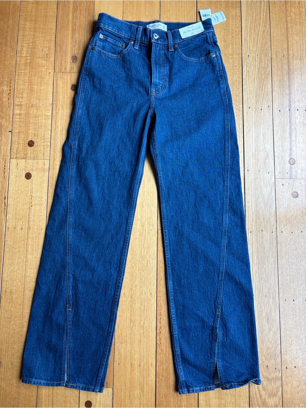 Abercrombie and Fitch “the 90s relaxed” jeans size 27 regular NWT